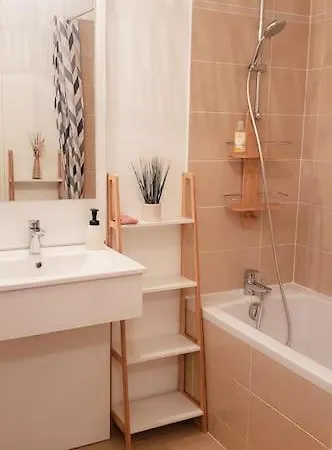 Apartment Parfum De Provence, Terrasse, Centre-ville, Parking Prive Draguignan