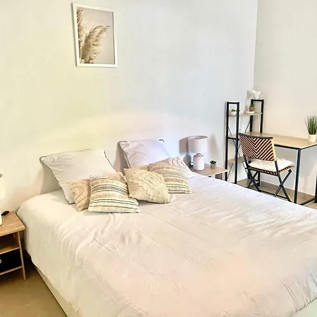 Apartment Parfum De Provence, Terrasse, Centre-ville, Parking Prive *