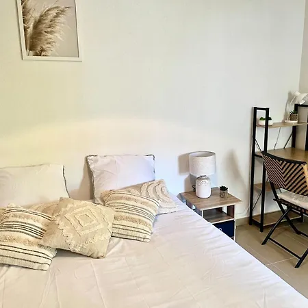 Apartment Parfum De Provence, Terrasse, Centre-ville, Parking Prive *
